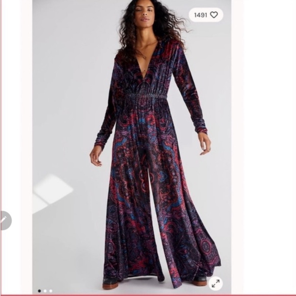 FREE PEOPLE “Giselle” velvet jumpsuit